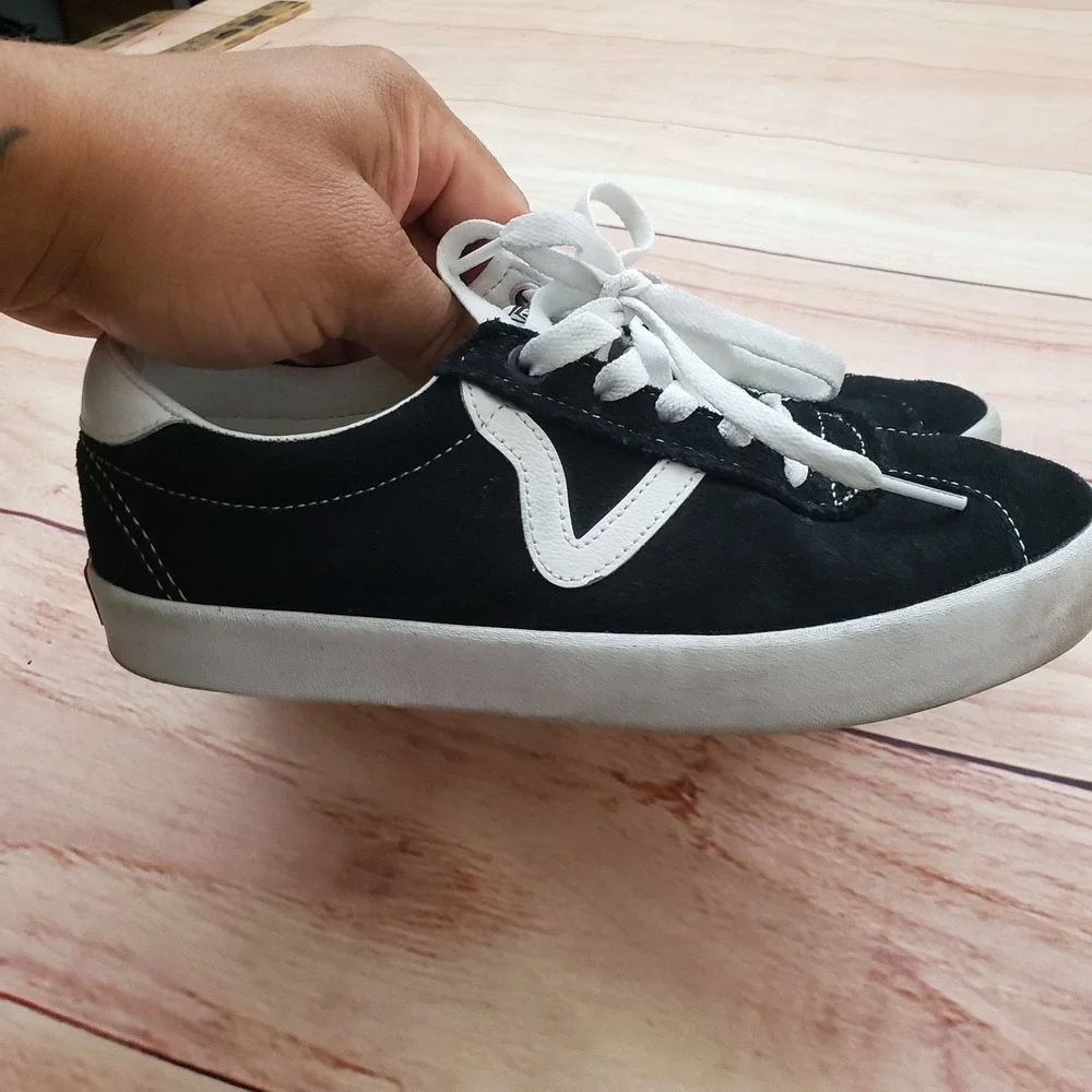 Vans‎ Sport Low Top Suede Sneaker Womens Size 6 Black White Skate Skateboarding